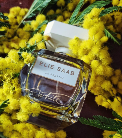 Le parfum in white cheap